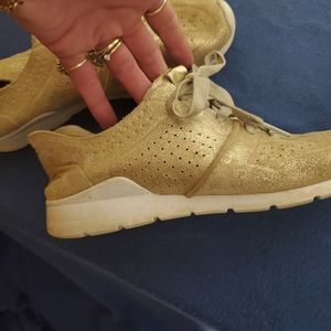 Ugg ladies gold size 8 suede tennis shoes